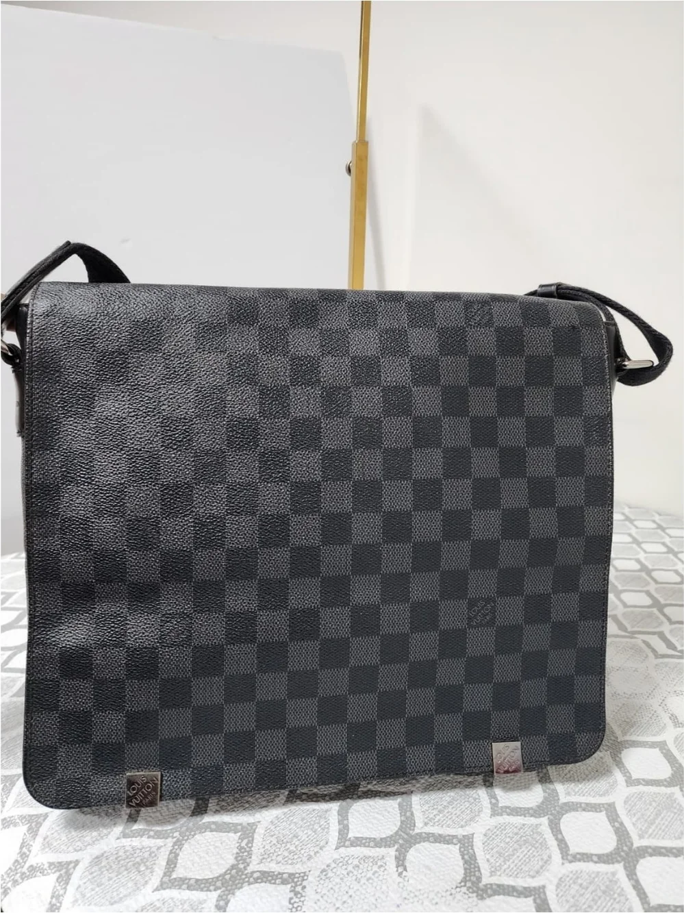 LOUIS VUITTON Damier Graphite District GM Men Messenger Bag Black/Grey